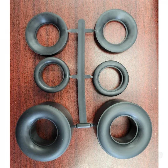 Atlantis Models 1:16 Funny Car Tire set bagged with punched header card — image 2 of 2