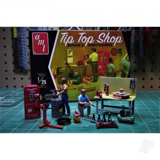 AMT Garage Accessory Set 2 2T — image 2 of 2