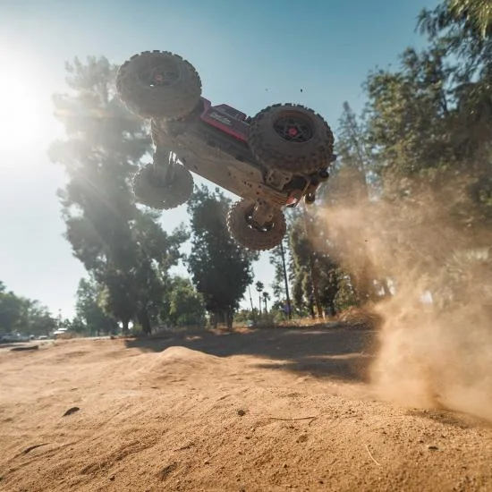 Arrma Outcast 4S V2 RTR — image 8 of 17