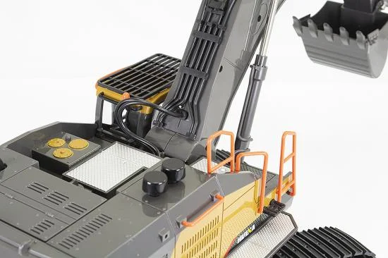HuiNa 1:14 Scale RC Excavator - 22 Channel With Die Cast Cab + Bucket — image 6 of 8