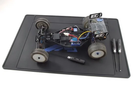 Fastrax HD Rubber Pit Mat - Black 62 x 42cm &mdash; image 2 of 7