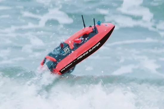 Fishing People Surfer Launched RC Bait Boat V2 With GPS &mdash; image 3 of 10