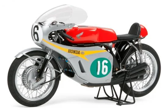 Tamiya 1:12 Honda RC166 50Th Anniversary — image 2 of 9
