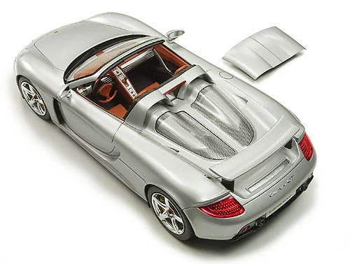 Tamiya Porsche Carrera GT — image 8 of 10