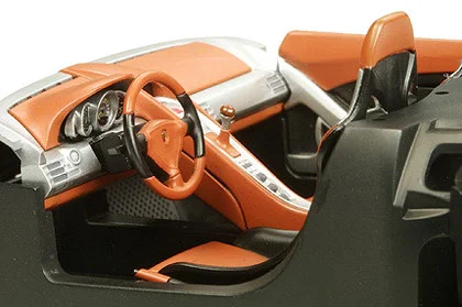 Tamiya Porsche Carrera GT — image 7 of 10