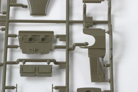 Tamiya US 2.5T 6X6 Truck — image 4 of 6
