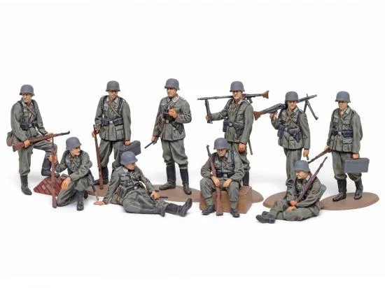 Tamiya 1/48 WWII Wehermacht Infantry Set — image 2 of 6