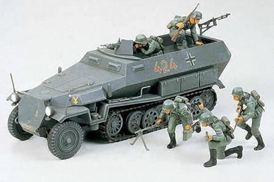 Tamiya Hanomag Sd.Kfz.251/1 — image 2 of 3
