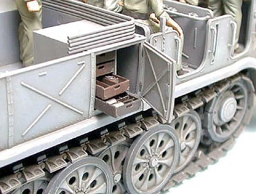Tamiya German 18 Ton Half-Track Famo — image 7 of 8