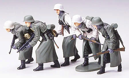 Tamiya German Assault Infantry (Winter) — image 2 of 2
