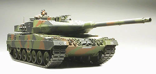 Tamiya Leopard 2 A6 Main Battle Tank — image 2 of 15