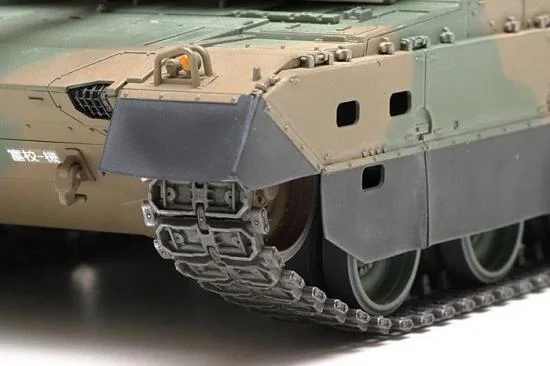 Tamiya 1/35 Jgsdf Type 10 Tank — image 9 of 14