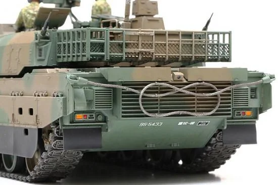Tamiya 1/35 Jgsdf Type 10 Tank — image 10 of 14