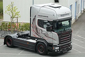 Italeri Scania R730 Streamline 4X2 — image 2 of 16