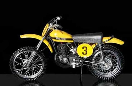Italeri Suzuki Rn 400 1972 — image 1 of 2