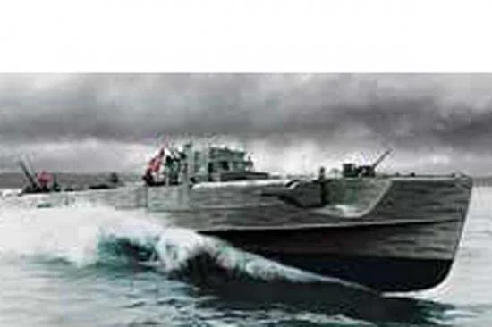 Italeri Schnellboot S-26/S-38 — image 2 of 14