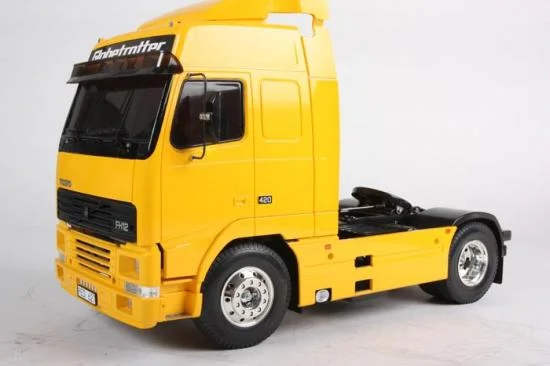 Tamiya Volvo FH12 Globetrotter 420 — image 2 of 9