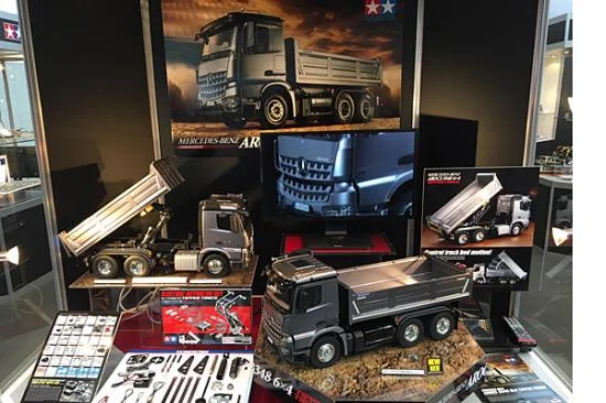Tamiya Mercedes Benz Arocs 3348 6x4 Tipper Truck &mdash; image 2 of 14