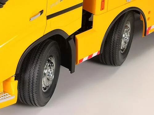 Tamiya Volvo FH-16 8X4 Tow Truck — image 7 of 11