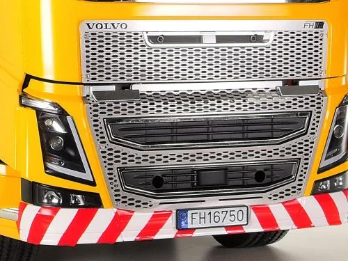 Tamiya Volvo FH-16 8X4 Tow Truck — image 9 of 11