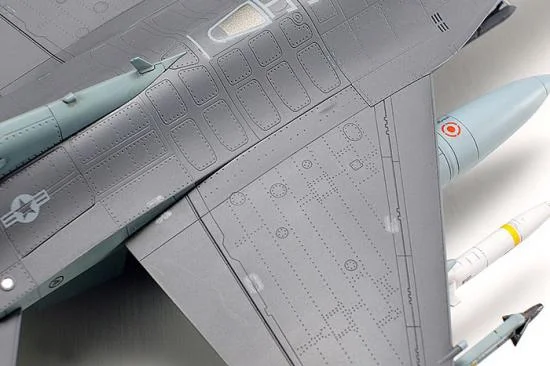 Tamiya F-16Cj Block 50 With Full Equipment — image 8 of 11