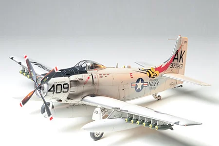 Tamiya Skyraider U.S.Navy &mdash; image 2 of 3