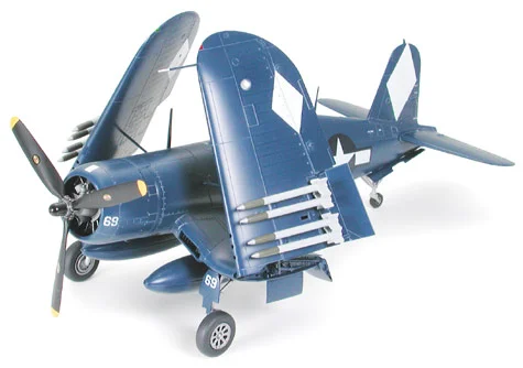Tamiya Vought F4U-1D Corsair With Moto Tug &mdash; image 7 of 8