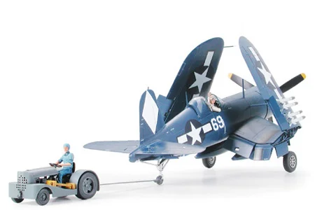 Tamiya Vought F4U-1D Corsair With Moto Tug &mdash; image 2 of 8