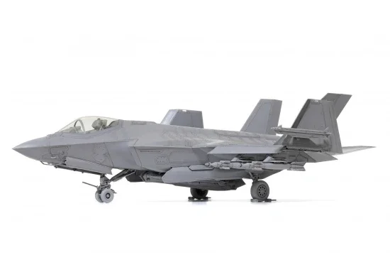 Tamiya 1/48 F-35C Lightning II — image 12 of 20