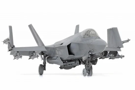 Tamiya 1/48 F-35C Lightning II — image 14 of 20