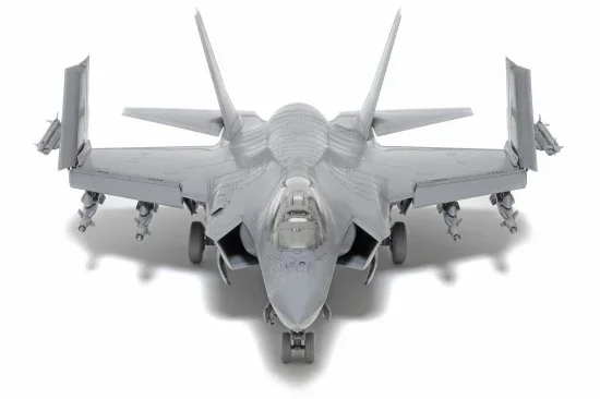 Tamiya 1/48 F-35C Lightning II — image 15 of 20