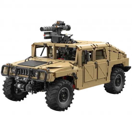 1:8 HUMVEE - 3935 pcs — image 1 of 18