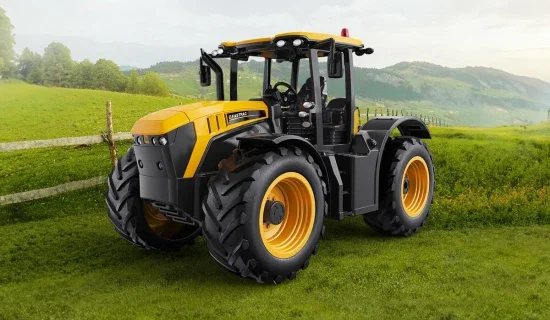 EE 1:16 JCB RC Farm Tractor — image 2 of 7