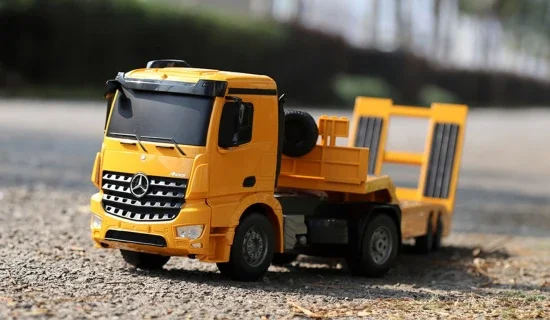 EE 1:20 RC Mercedes-Benz Arocs Flat Bed Trailer — image 2 of 4