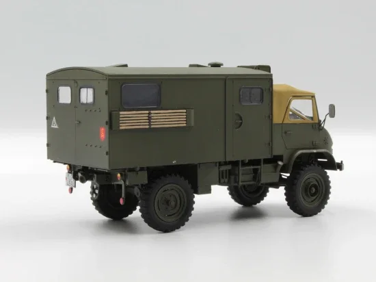 Unimog S 404 with box body - German military truck &mdash; image 8 of 21