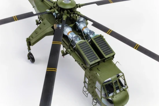 Sikorsky CH-54A Tarhe - US Heavy Helicopter — image 14 of 30