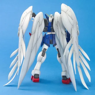MG 1:100 W Gundam Zero Custom — image 3 of 3