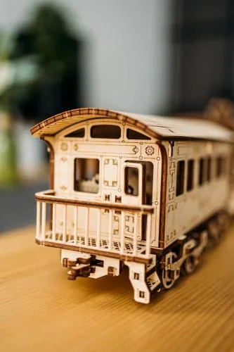 Wood Trick Locomotive R17 — image 10 of 14