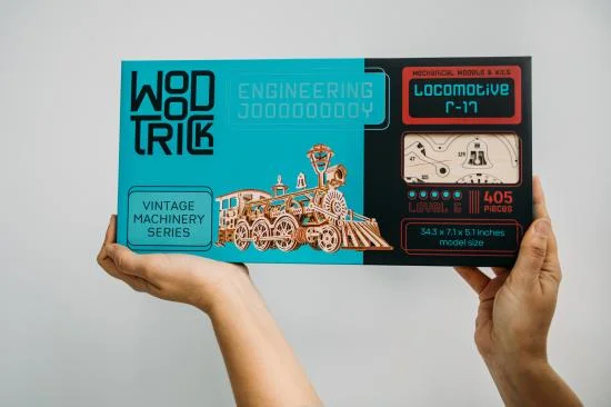 Wood Trick Locomotive R17 — image 9 of 14
