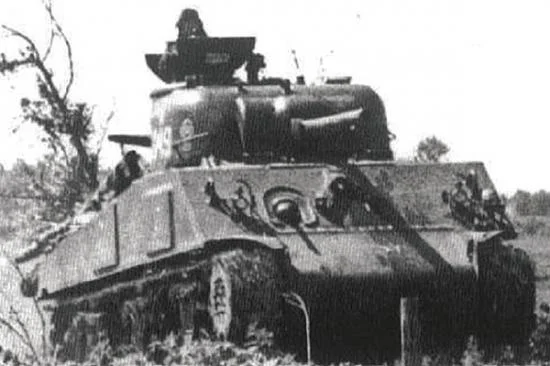 Zvezda M4 A2 Sherman — image 2 of 9