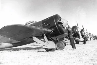 I-16 Soviet WWII Fighter — image 2 of 16