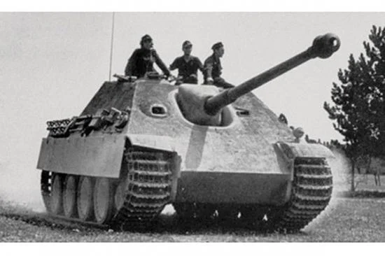 Zvezda Jagdpanther Sd.Kfz.173 — image 1 of 3