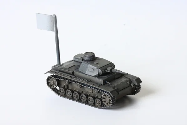 Zvesda 1:100 German Tank Panzer III &mdash; image 4 of 6