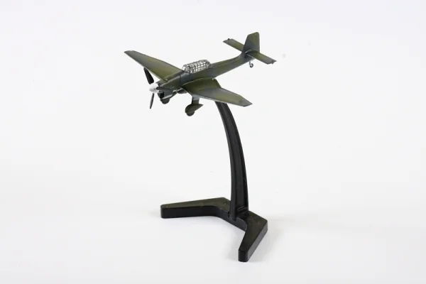Zvezda 1:144 German Dive Bomber Snap Kit — image 4 of 9