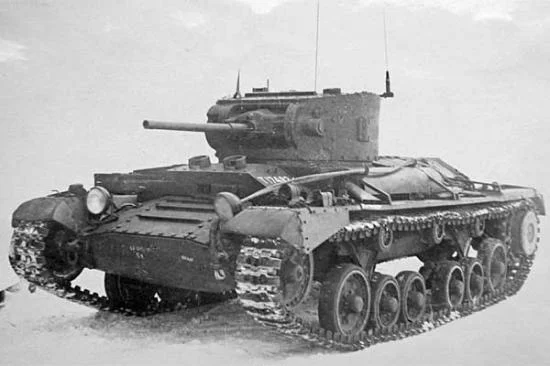 Zvezda British Infantry Tank Valentine II &mdash; image 2 of 10