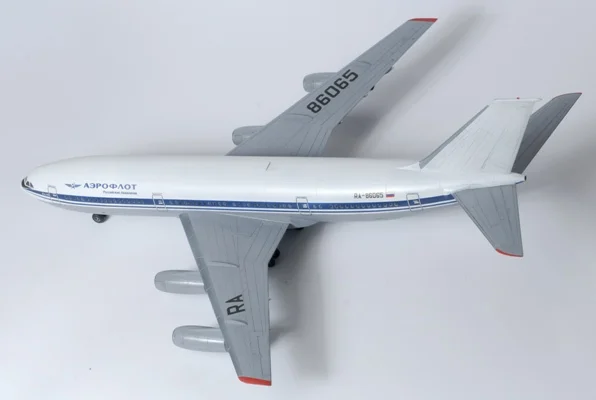 Zvezda Ilyushin Il-86 — image 4 of 10