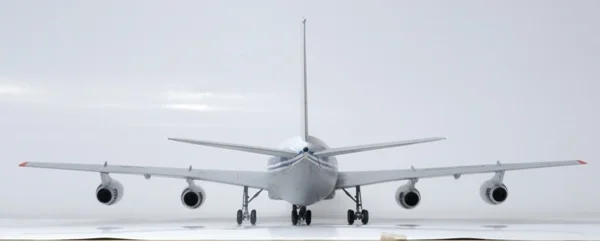Zvezda Ilyushin Il-86 — image 10 of 10