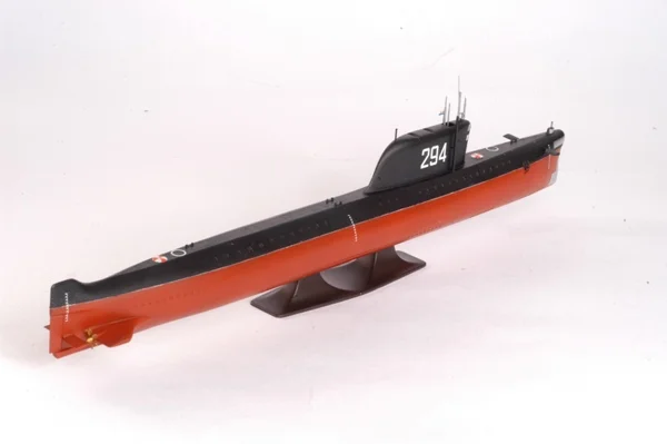 Zvezda 1/350 K-19 Soviet Hotel Class Sub — image 3 of 3