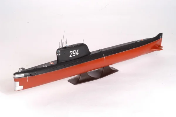 Zvezda 1/350 K-19 Soviet Hotel Class Sub — image 4 of 4