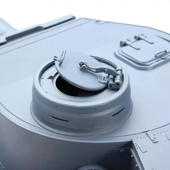 Henglong 1:16 German Tiger I with IR Battle System (2.4GHz + Shooter + Smoke + Sound) — image 5 of 6